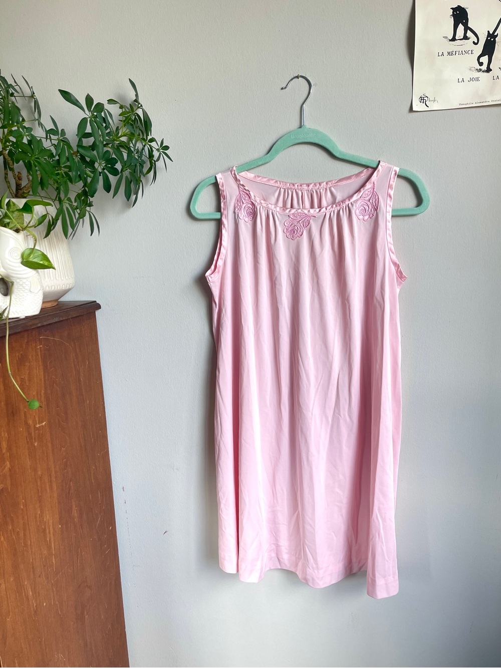 Vintage 1970s Gossard Artemis Pink Sleeveless Nightgown with Embroidered Roses